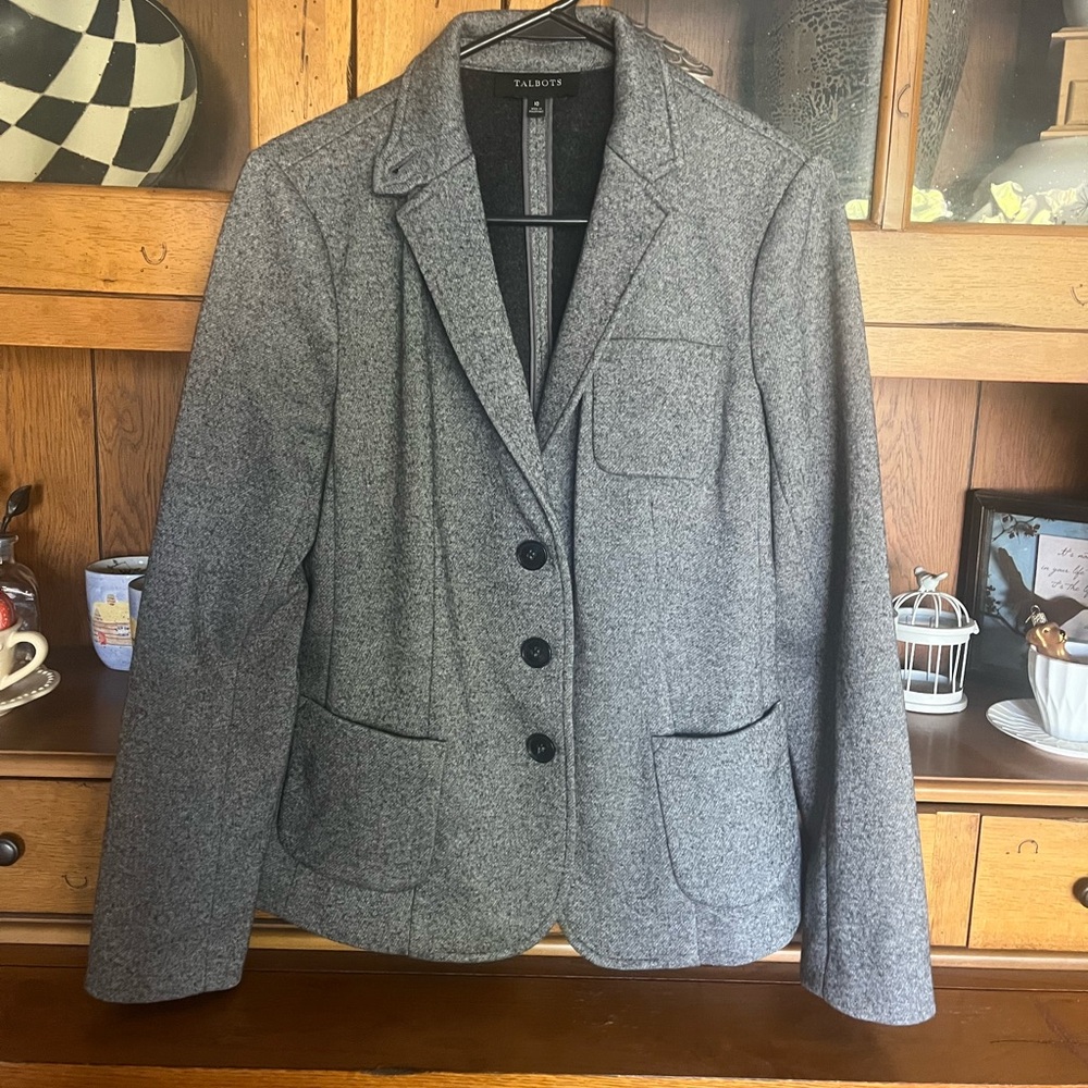 Talbot’s wool blend blazer, women’s size 10, patch pocket, three button detail
